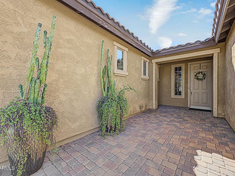 14761 W LUNA Circle photo 4