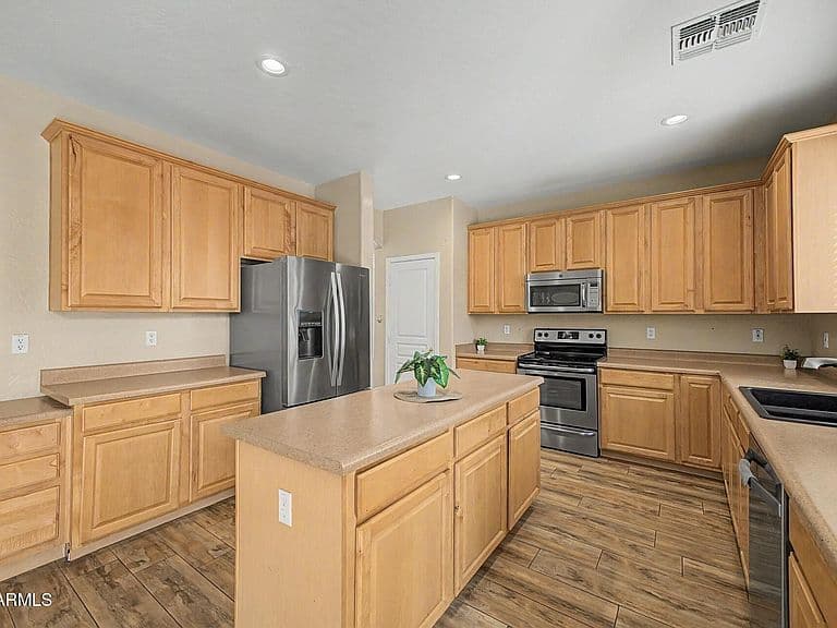 31292 N SADDLEBAG Lane photo 4