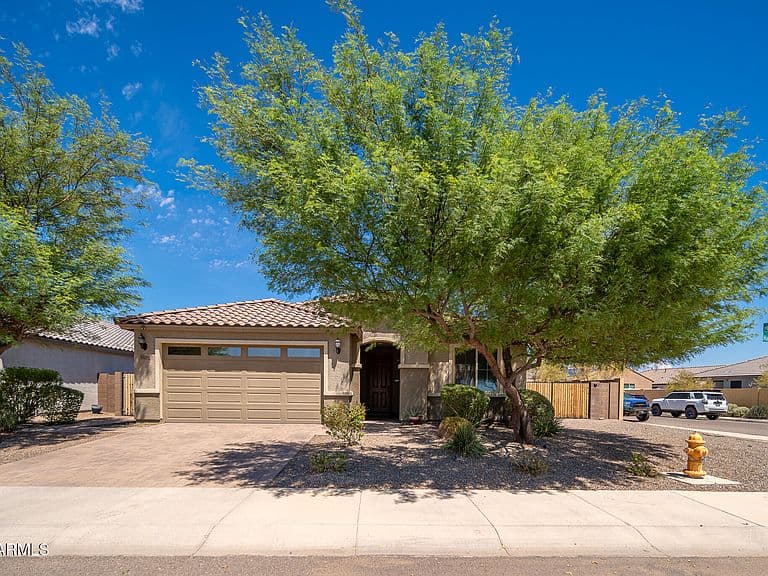 19204 W Harrison Street photo 4