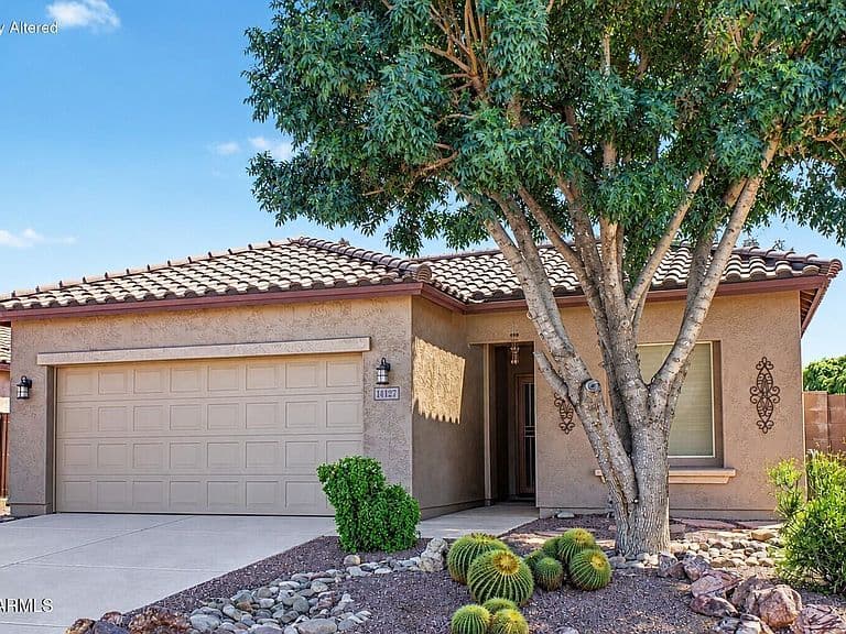 11127 E SOMBRA Avenue photo 1