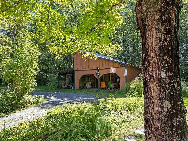 570 West Hill Road photo 4