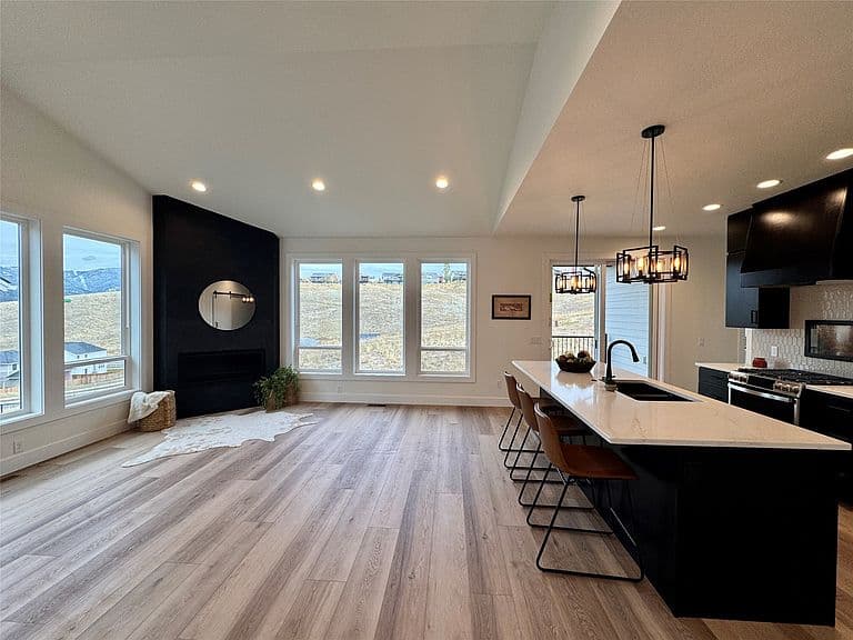 7147 Helenka Rose Dr photo 2