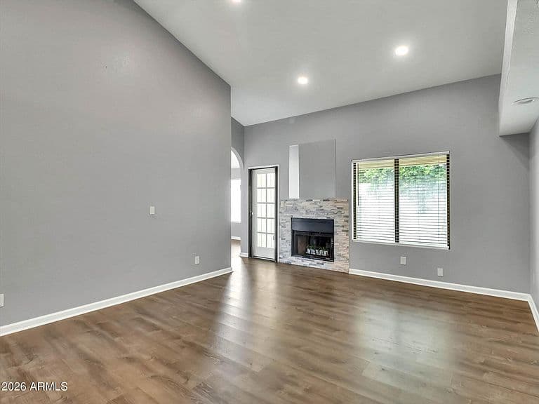 2604 S SIESTA Drive photo 3