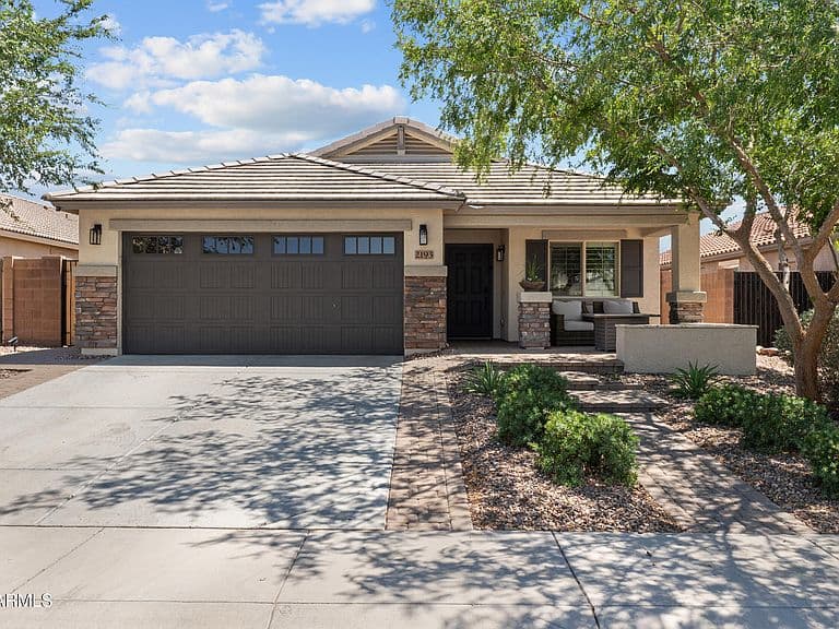 2193 E HAZELTINE Way photo 1