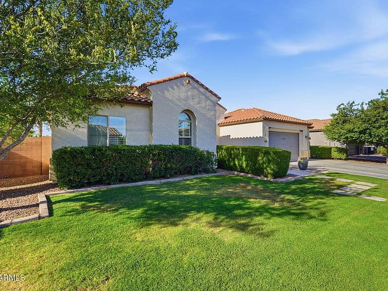 3732 E ELLIS Street photo 2
