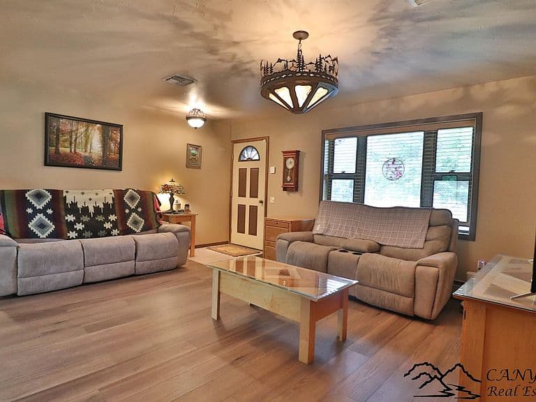 2120 Southfork St photo 2