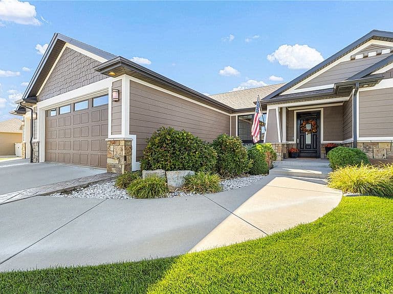 230 Feldspar Way photo 2