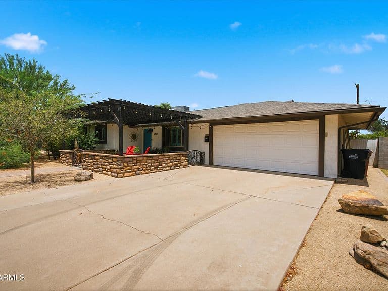 6702 E LEWIS Avenue photo 2