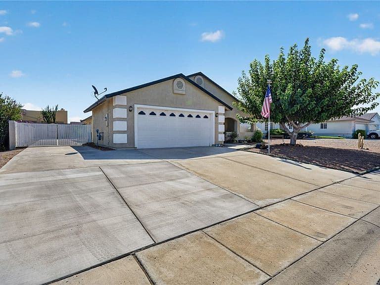3100 Southern Loop photo 4