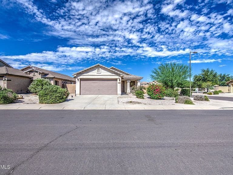 1576 W Appaloosa Way photo 2
