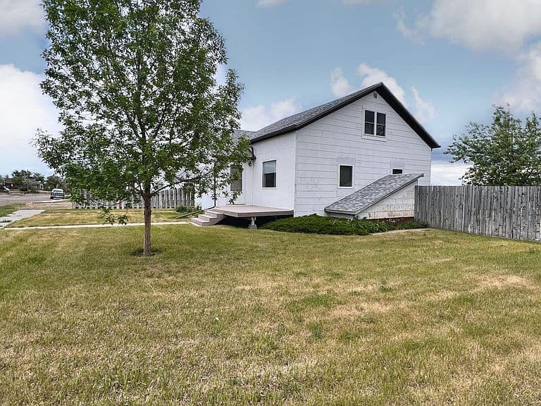 429 Dayton St photo 4