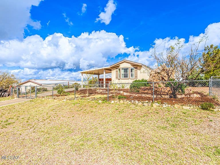 1671 N Calle Futura photo 3