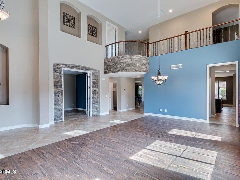 2725 E GRAND CANYON Drive photo 4