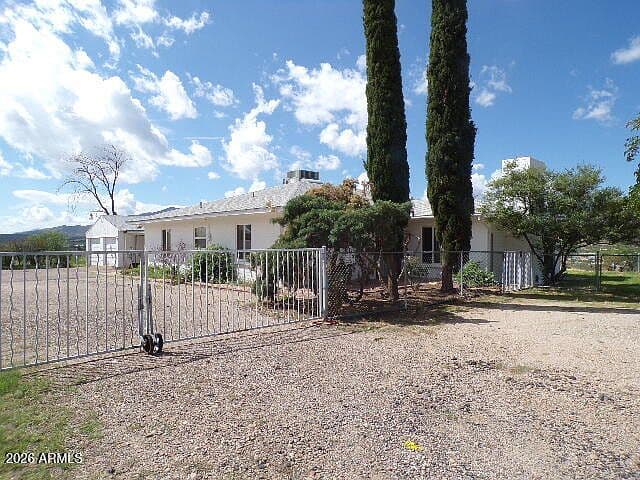 564 E NOBLE Drive photo 4