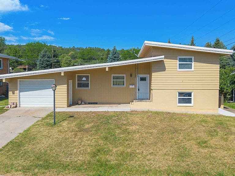 121 Pinedale Dr photo 1