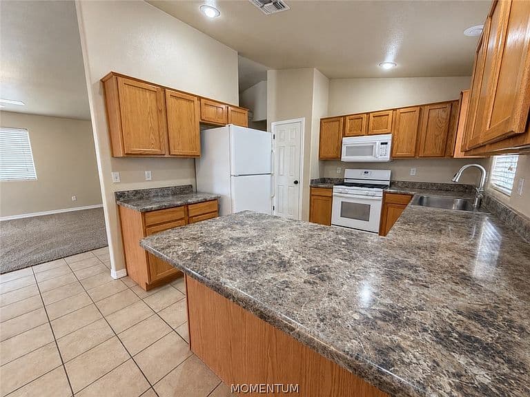 2707 Harrod Avenue photo 4