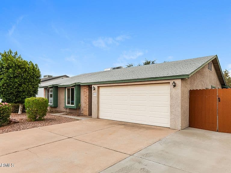 6215 W CAROL ANN Way photo 2