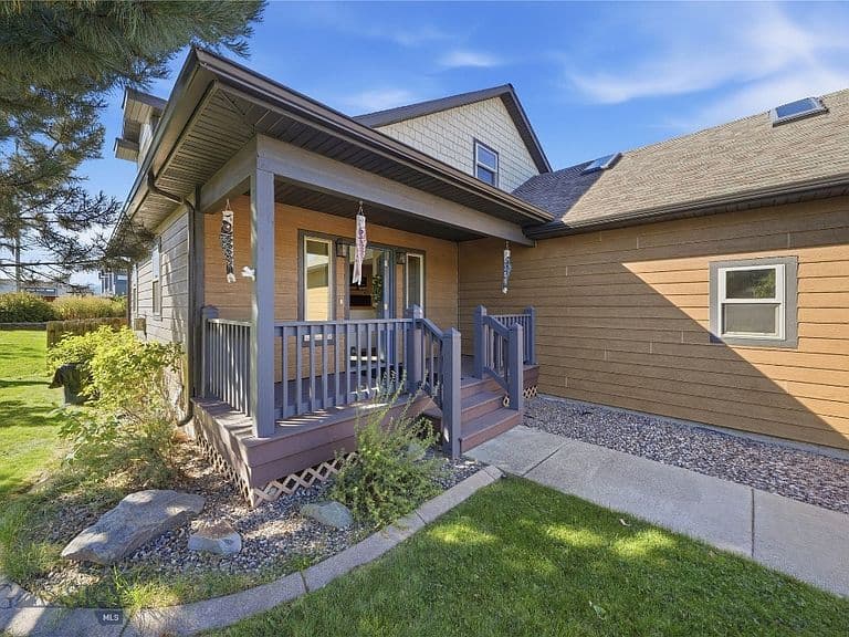 3108 Oliver St photo 2