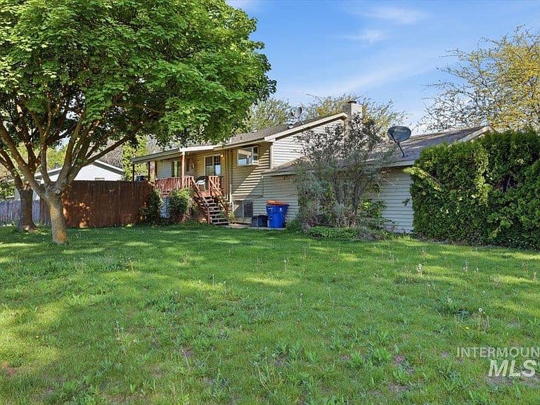 10883 W Reutzel Dr photo 3
