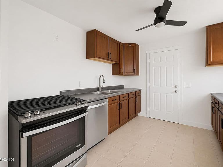 10944 W DURANGO Street photo 5