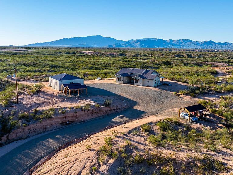 1121 N Apache Ridge Rd photo 1