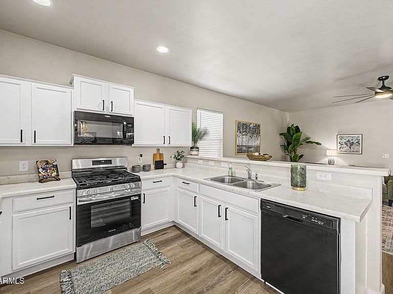 38109 W VERA CRUZ Drive photo 3