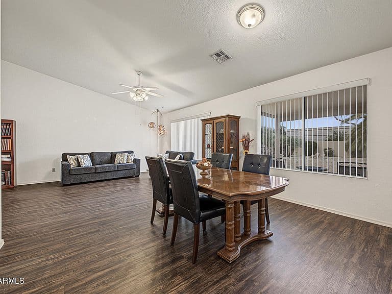 9126 E EMERALD Drive photo 4