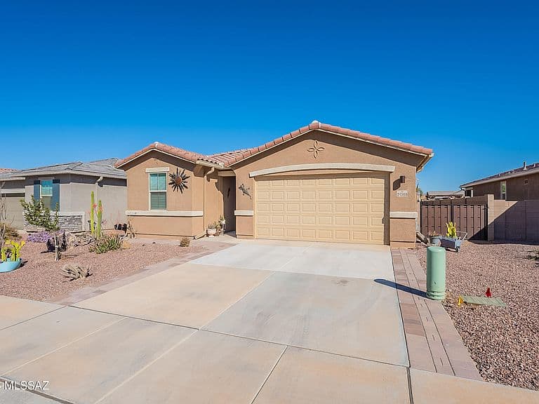 21388 E Charmaine Rd photo 2