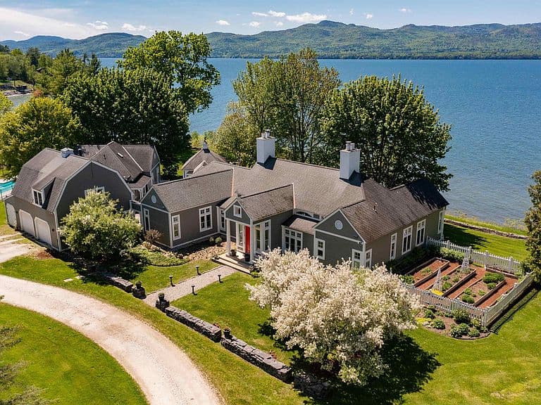 1462 Lake Road photo 2