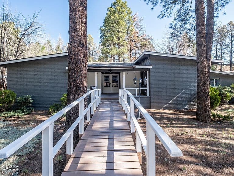 1394 W University Heights Dr N photo 2