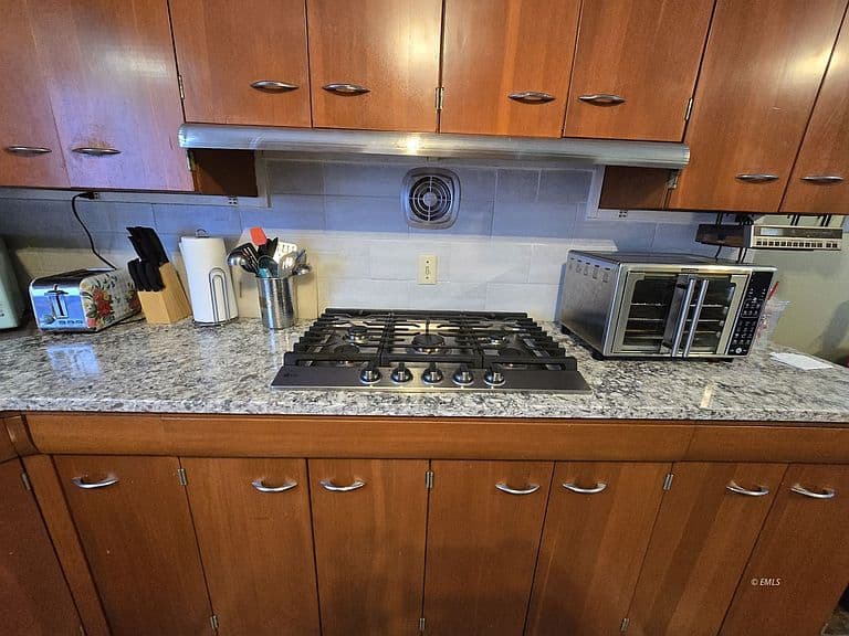 216 N Cottage Grv photo 5