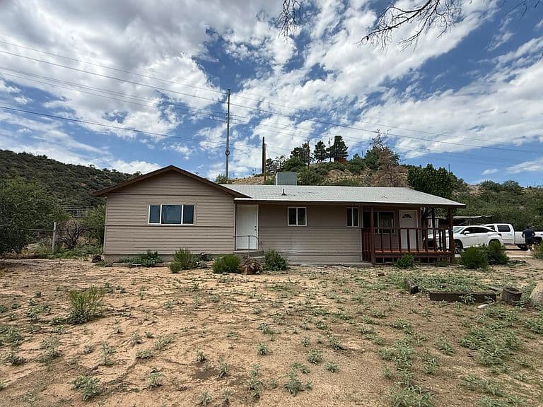 642 W EAGLES Bluff photo 1