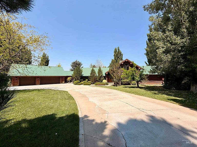 4139 Creekview Dr photo 2