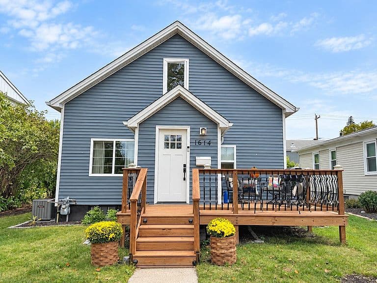 1614 7th St N photo 1
