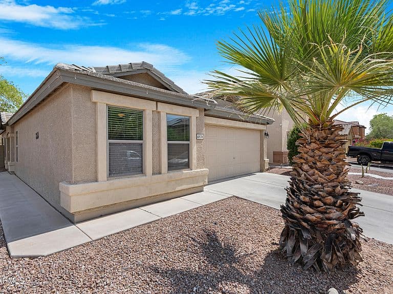 40576 W SANDERS Way photo 4