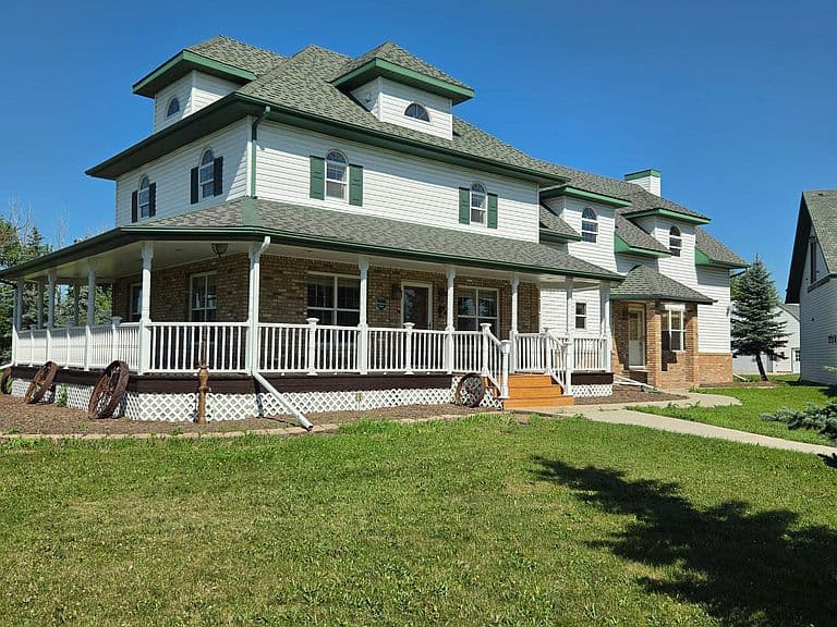 5684 Highway 10 photo 1