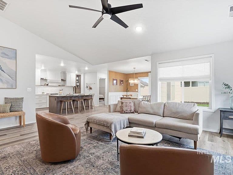9170 W Tuberose St photo 2