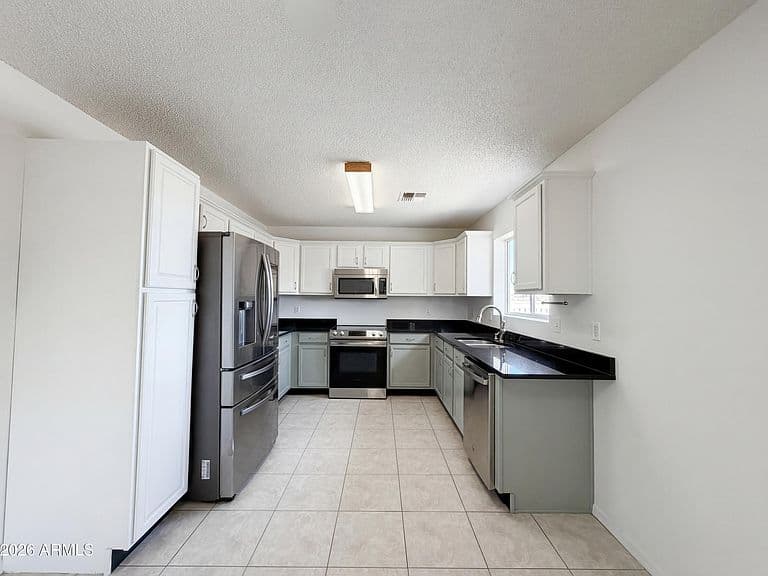23115 E OXBOW Drive photo 2