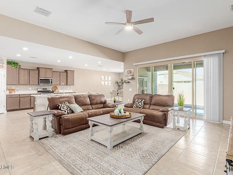 30916 W VERDE Lane photo 1