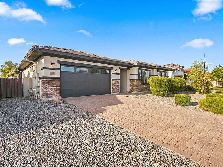 3850 E CAROB Drive photo 2