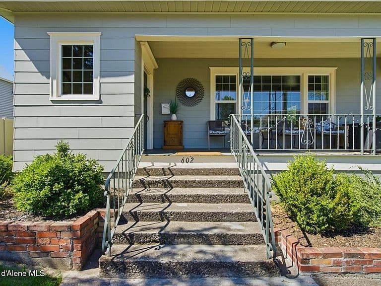 602 2nd St photo 5