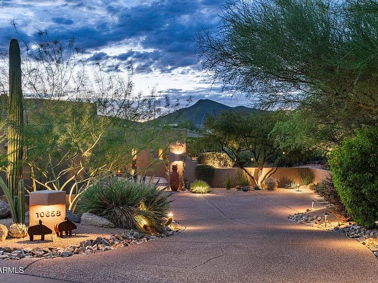 10658 E TAMARISK Way photo 3