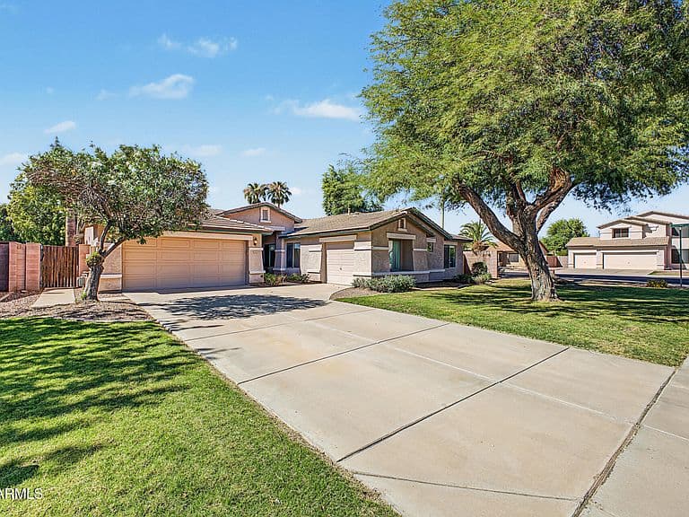 2132 S PENROSE Drive photo 3