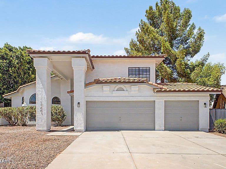 1144 W IRIS Drive photo 2