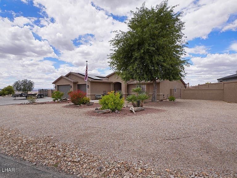 2811 Inca Dr photo 4