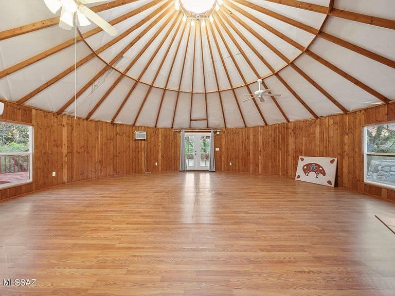 335 W Oak Hills Dr photo 4