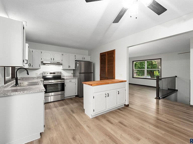 213 N Meyer Ln photo 3