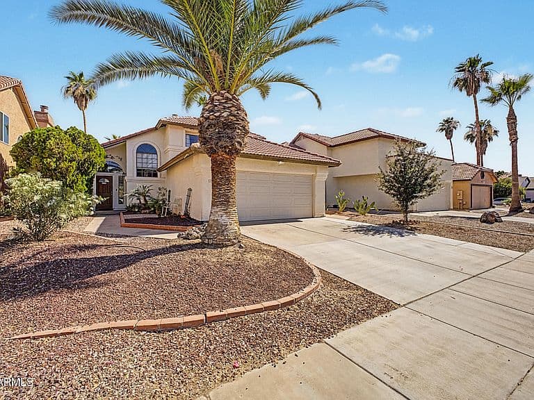 929 E MANOR Drive photo 4