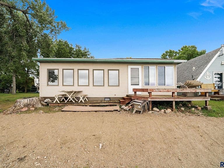 6417 Hares Point Rd photo 3