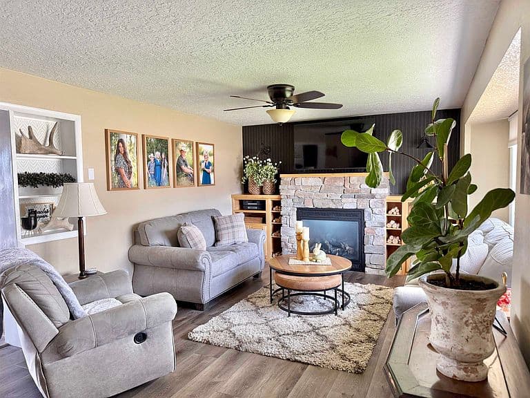 1410 Coulson Ave photo 4